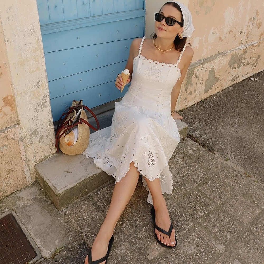 Farm Rio: Richelieu Scalloped Broderie Anglaise Linen-Blend Midi Dress - Picture 3 of 14